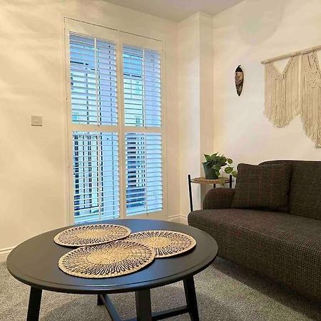 Serene Home Ideally Connected To Central London Bromley Eksteriør bilde