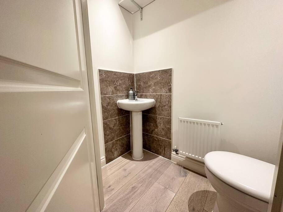 Serene Home Ideally Connected To Central London Bromley Eksteriør bilde