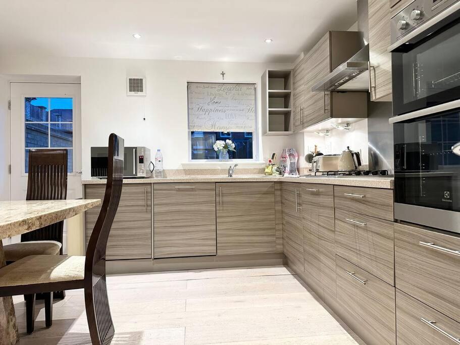 Serene Home Ideally Connected To Central London Bromley Eksteriør bilde